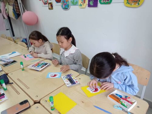 Работа в кружках и студиях.