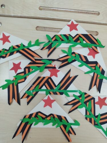 Работа в кружках и студиях.