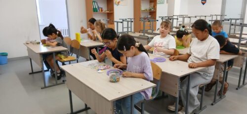 Работа в кружках и студиях.