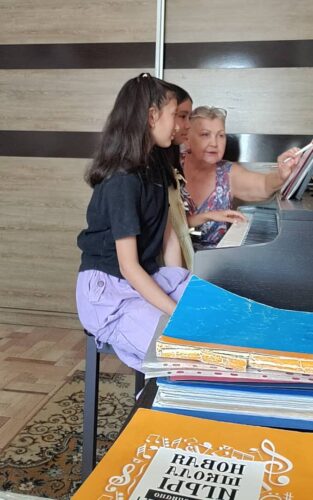 Работа в кружках и студиях.