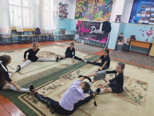 Работа в кружках и студиях.