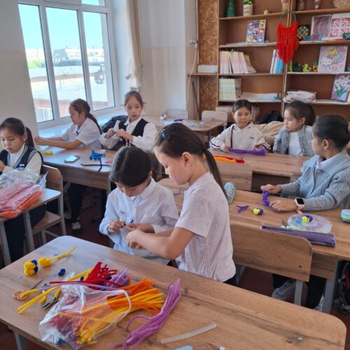 Работа в кружках и студиях.