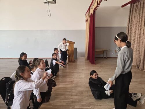 Работа в кружках и студиях.