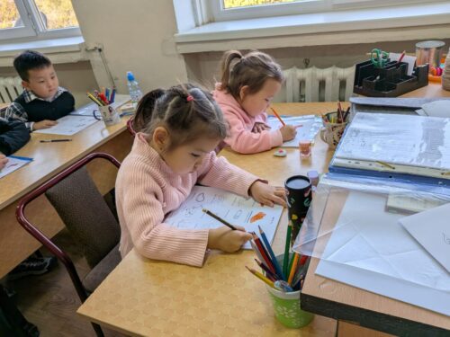 Работа в кружках и студиях.